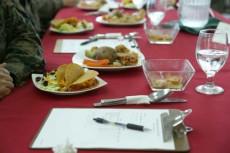 沖縄のアメリカ海兵隊で恒例のミリタリー版「料理の鉄人」開催