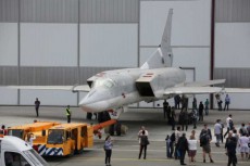 ツポレフ・超音速爆撃機Tu-22Mの最新型Tu-22M3M初号機がロールアウト