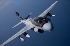 最後のEA-6B飛行隊が解隊　プラウラーが米軍から退役