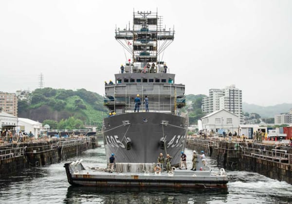 海上自衛隊の艦艇がアメリカ海軍施設にドック入り｜Infoseekニュース