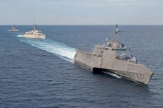 海上自衛隊練習艦隊　南シナ海でアメリカ沿海域戦闘艦と共同訓練
