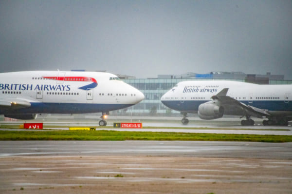 ブリティッシュエアウェイズ&アリタリア航空 B777 2機 w1200.jpg