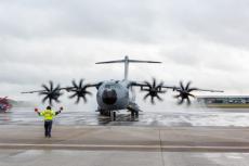 ベルギー空軍A400M輸送機の1号機を受領　ルクセンブルクと共同運用