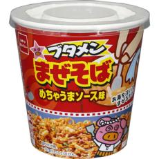 お湯を注いでぐるぐる混ぜるだけ！駄菓子の「ブタメン」にまぜそばタイプが登場