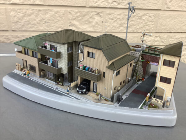 ミニチュア ビル ジオラマに フィギュアに 1/64より小 住宅模型