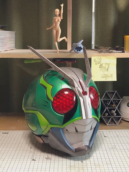 趣味でオリジナルの仮面ライダーヘルメットを制作 出来栄えに称賛の声｜Infoseekニュース