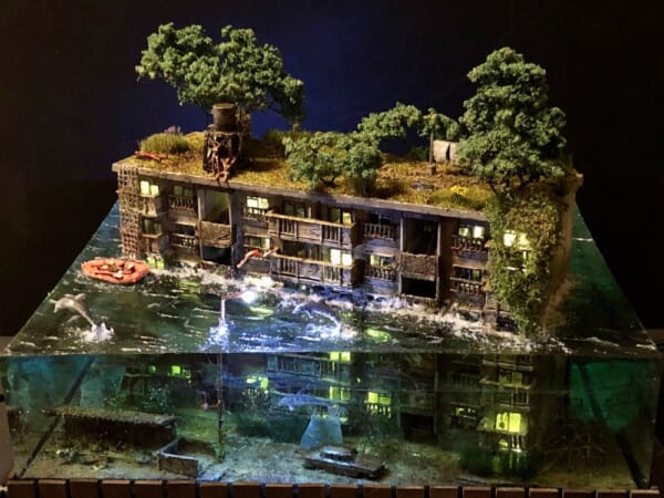 幻想的かつ神秘的 独自の世界観を有するジオラマ作家の作品が