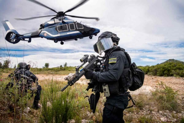 フランス国家憲兵隊に新ヘリコプターH160 パリ五輪に備え2024年より
