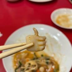 五目焼きそばからイカの「いいね」　偶然に変形を捉えた写真に反響