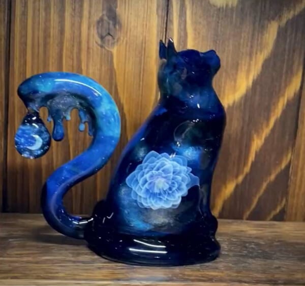 猫の形を模した至高のガラス工芸品 — 究極の美と格調 可夜@伊勢丹新宿5階和食器売場にて常設販売中 (@kaya_crack) / X