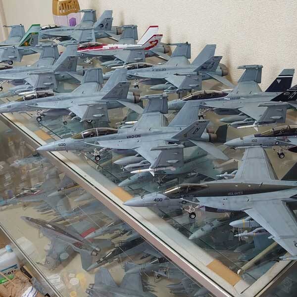 増えも増えたり50機あまり スーパーホーネットとグラウラーのプラモ