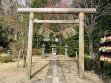 猫を祀る神社が鹿児島の観光名所「仙厳園」内にあるらしい　「猫神社」参拝レポ