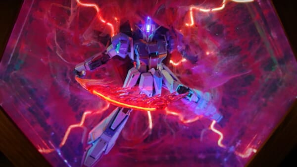 レジン×LEDでZガンダム劇中シーンを再現 遊びでやってんじゃない完成度