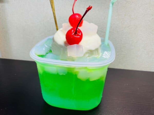 カンタンなのに背徳感たっぷり！大人の力でメガ盛りクリーム