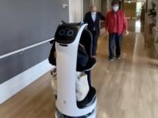 ネコ型配膳ロボット「ベラボット」の働く現場は老人ホームにも　活躍の場広がる