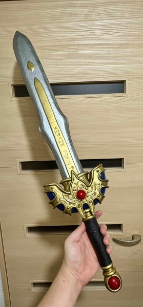 ドラクエ好きの甥っ子へ 造形作家が贈った本気の「ロトの剣