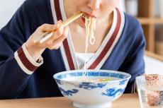 ラーメン食べると「鼻水」が出る…どうして？　病気？　耳鼻科医に聞いて分かった納得の理由＆抑えるコツ