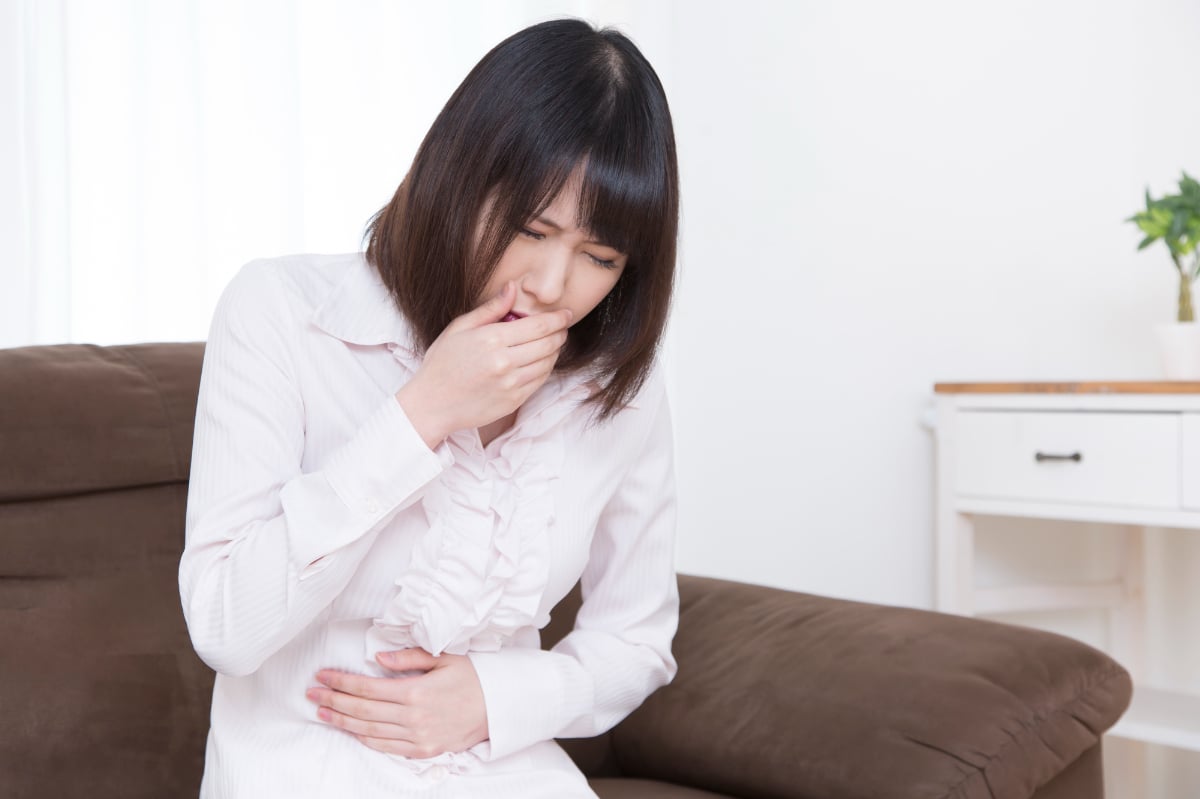 下痢、腹痛…「食中毒」かも　市販薬飲んでもいいの？　薬剤師が「下痢止め薬の服用は控えて」と注意促す理由