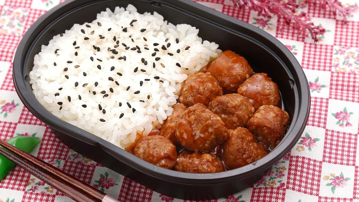 おかずは「イシイのミートボール」だけ！　ローソンストア100「だけ弁当」第12弾にSNS歓喜「激アツ」「みんなの夢じゃん」