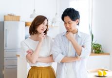 【夫or妻】家庭内の「決定権」どっちが握ってる？　SNS“消極的な夫”に「何も考えてくれない」リアルな不満も