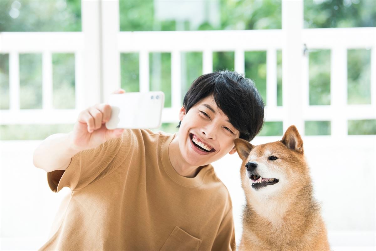 【犬好き男性】300人が選ぶ「好きな犬のパーツ」ランキング　3位「しっぽ」2位「ふわふわな毛」…1位は？