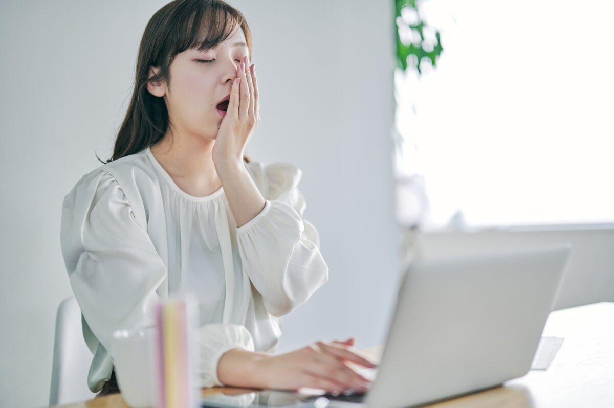 白米、麺類だけじゃない…食べると眠くなる“意外な食材”とは？　管理栄養士に聞く“食後の眠気対策”