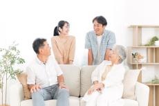 息子と結婚相手の「年齢差」何歳までなら許せる？→「何歳でもOK」を大きく超えた“本音”回答が生々しかった