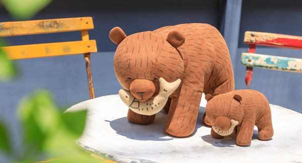 北海道の民芸品、“木彫り熊”をぬいぐるみで　5年ぶりの再販決定、予約受け付け中