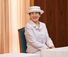天皇皇后両陛下、飽くなき“学びのお心”　日本学士院賞授賞式に登壇、「どういう資料を？」専門家に熱心にご質問