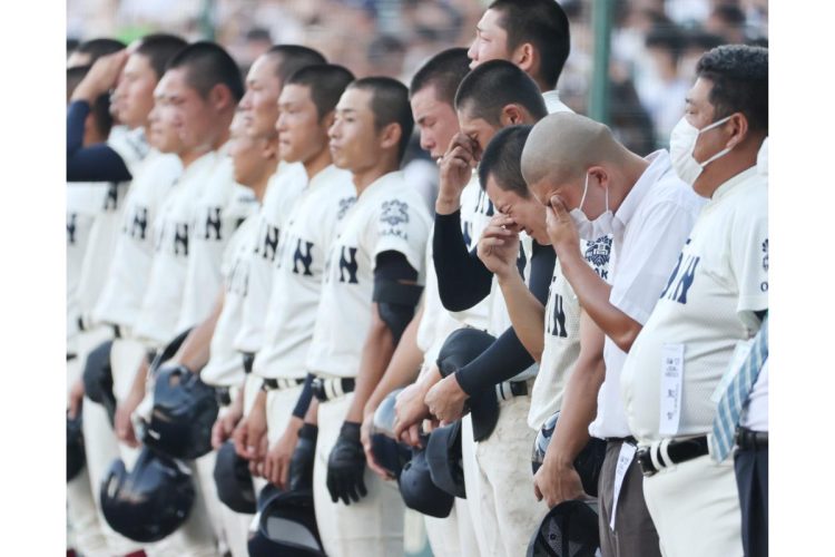 大阪桐蔭「最強世代」以来の夏優勝を阻んだ下関国際「伝説のトリプルプレー」　ショートからマウンドに上がった仲井慎の回想