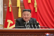 北朝鮮の金正恩朝鮮労働党総書記を称える歌『親しいオボイ（父親）』　職場や住民集会でことあるごとに歌わされ、市民はうんざり