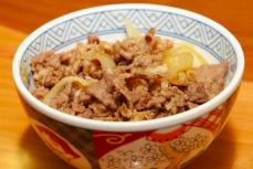 【牛丼並盛390円】物価高のなか『丼太郎』がチェーン店よりも安く牛丼を提供できるワケ「アルバイトは雇わずベテラン4人で」