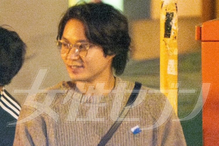 《不適切とはほど遠い！》人気俳優・磯村勇斗（32）「農業帽子姿の共演女優」と深夜の男気ディナー