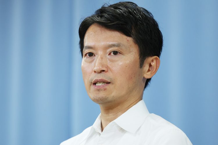 斎藤元彦・前兵庫県知事の告白「県民局長の墓前でお詫びしないのか」の問いにどう答えたか