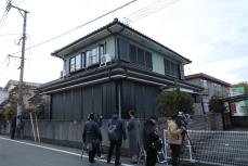 「何しに来たんか！」女子中学生刺殺で逮捕の平原政徳（43・無職）、近隣住民が語った“迷惑系素顔”「リフォームして、お金は持ってるんだろうなと…」　自宅前に置かれていた「200リッターのドラム缶」