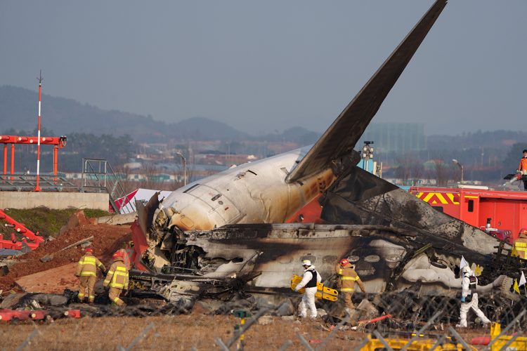 韓国機事故で179名が死亡、2人の生存者が座っていた“生還しやすい座席”　相対的には「前方より後方」「窓側より通路側」「非常口付近」