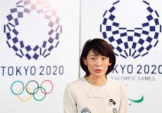 丸川五輪相「小池にも森にも媚びたい、けどできない」