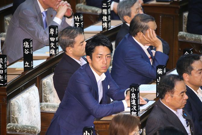 &quot;安倍3選のカギ&quot;進次郎氏が自粛する背景