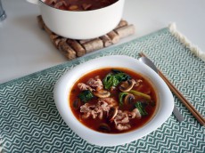 豚肉とレタスのトマト鍋風スープ