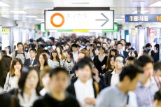 日本で満員電車がなくならない本当の理由5つ