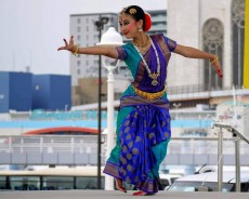 インド人もびっくり｢11歳で古典舞踊のプロ｣になった小6女子の奇跡