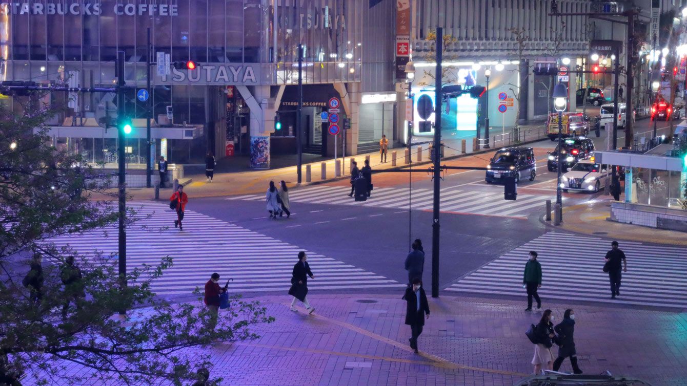 なぜ日本人は｢自粛しない人｣をこれほど攻撃したがるのか