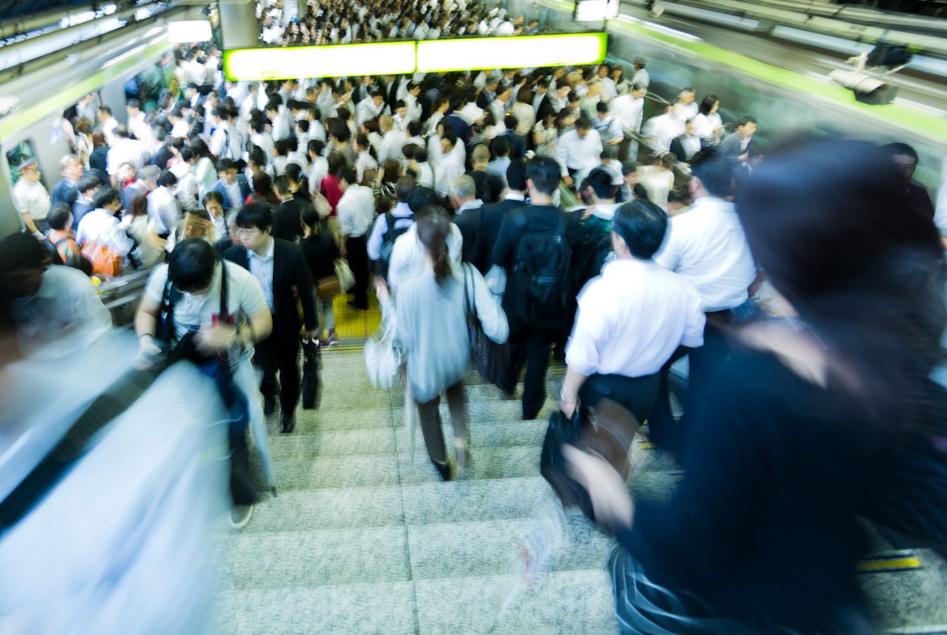なぜ日本人は電車が数分遅れただけで激怒してしまうのか