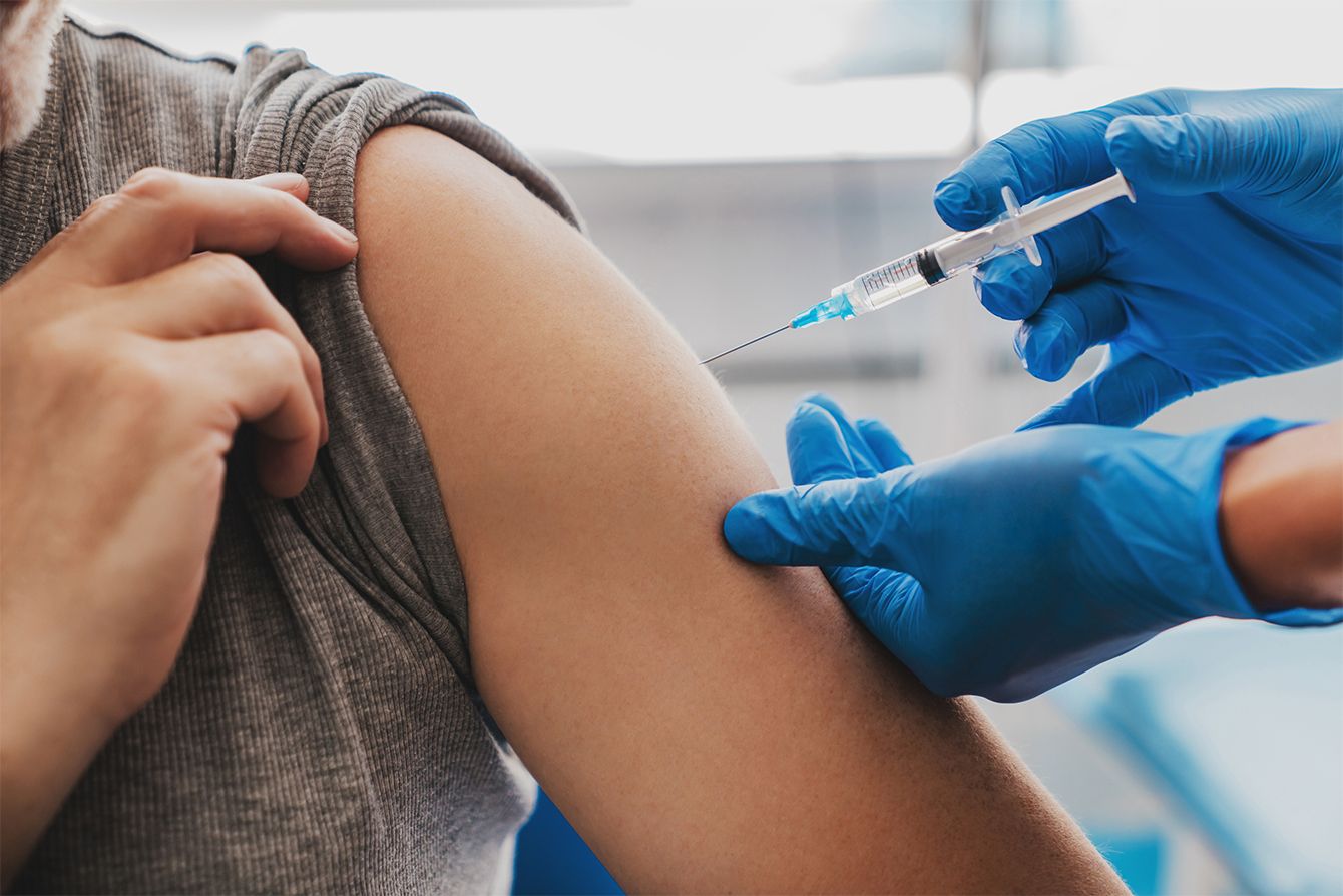 医療従事者のワクチン接種率が低いのに高齢者への接種を始める恐ろしいツケ