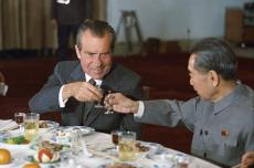 ｢2杯飲んだら記憶を失う｣ニクソン大統領が呆れるほど酒に弱かったから米ソは核戦争を回避できた