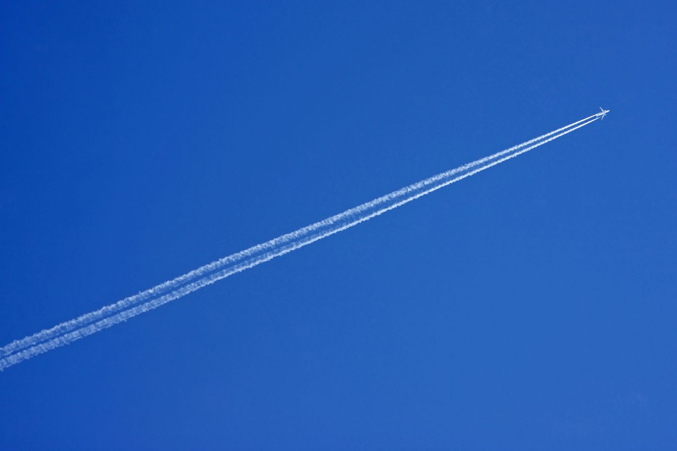 ｢飛行機雲は&quot;飛行機の通った跡&quot;を示していない｣なぜ人は知ってるつもりで答えるのか