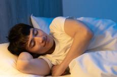 ｢誰でも簡単にぐっすり眠れるようになる｣睡眠に悩む人に専門医が勧める就寝前の&quot;ある習慣&quot;