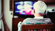 ついに団塊世代のテレビ離れが始まった…高齢者がテレビからYouTubeに流れた根本原因