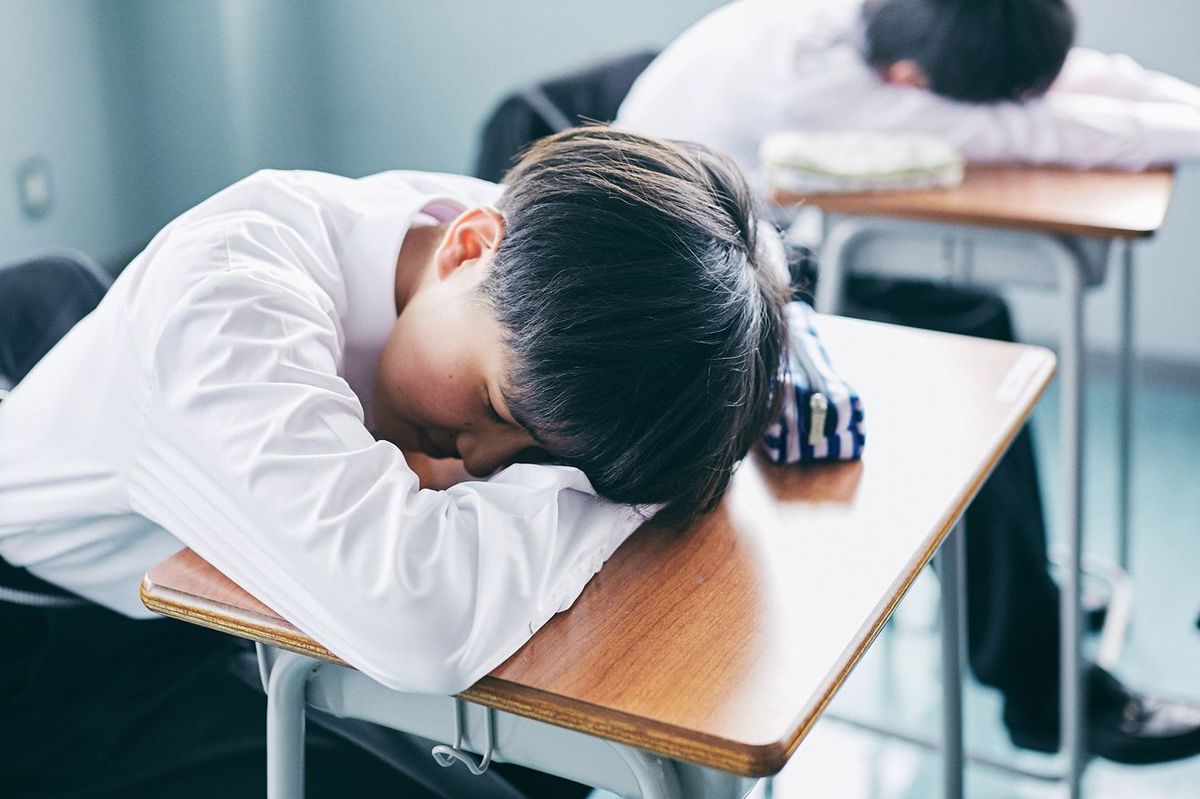 若い世代に脳機能の低下が生じ始めた…睡眠負債を悪化させる&quot;寝だめ&quot;の怖い影響