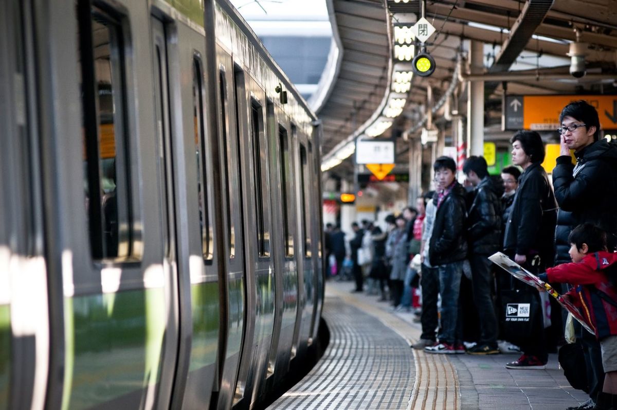 なぜラッシュ時間帯の本数を減らしてしまうのか…鉄道会社が&quot;ダイヤ改悪&quot;に踏み切る切実な事情